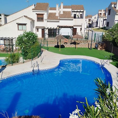 Suite En Sierramagna, Piscina Abierta El Ronquillo Exterior photo