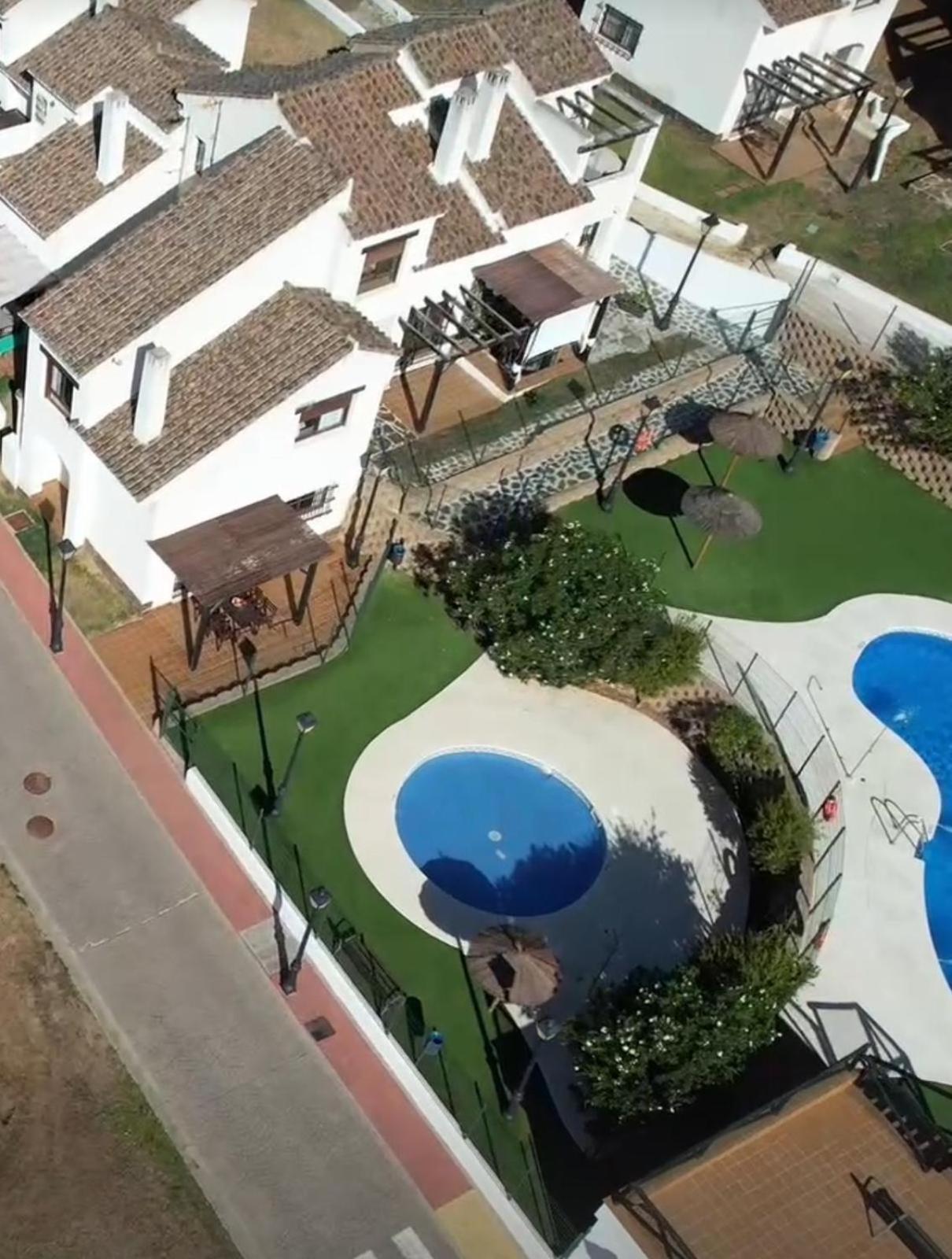 Suite En Sierramagna, Piscina Abierta El Ronquillo Exterior photo