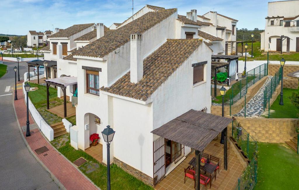 Suite En Sierramagna, Piscina Abierta El Ronquillo Exterior photo